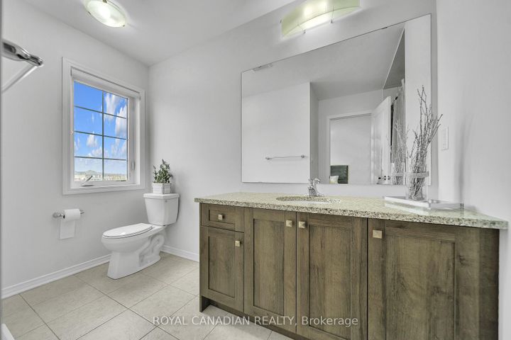 Photo 23 at 237 Kinsman Drive, Binbrook, Hamilton