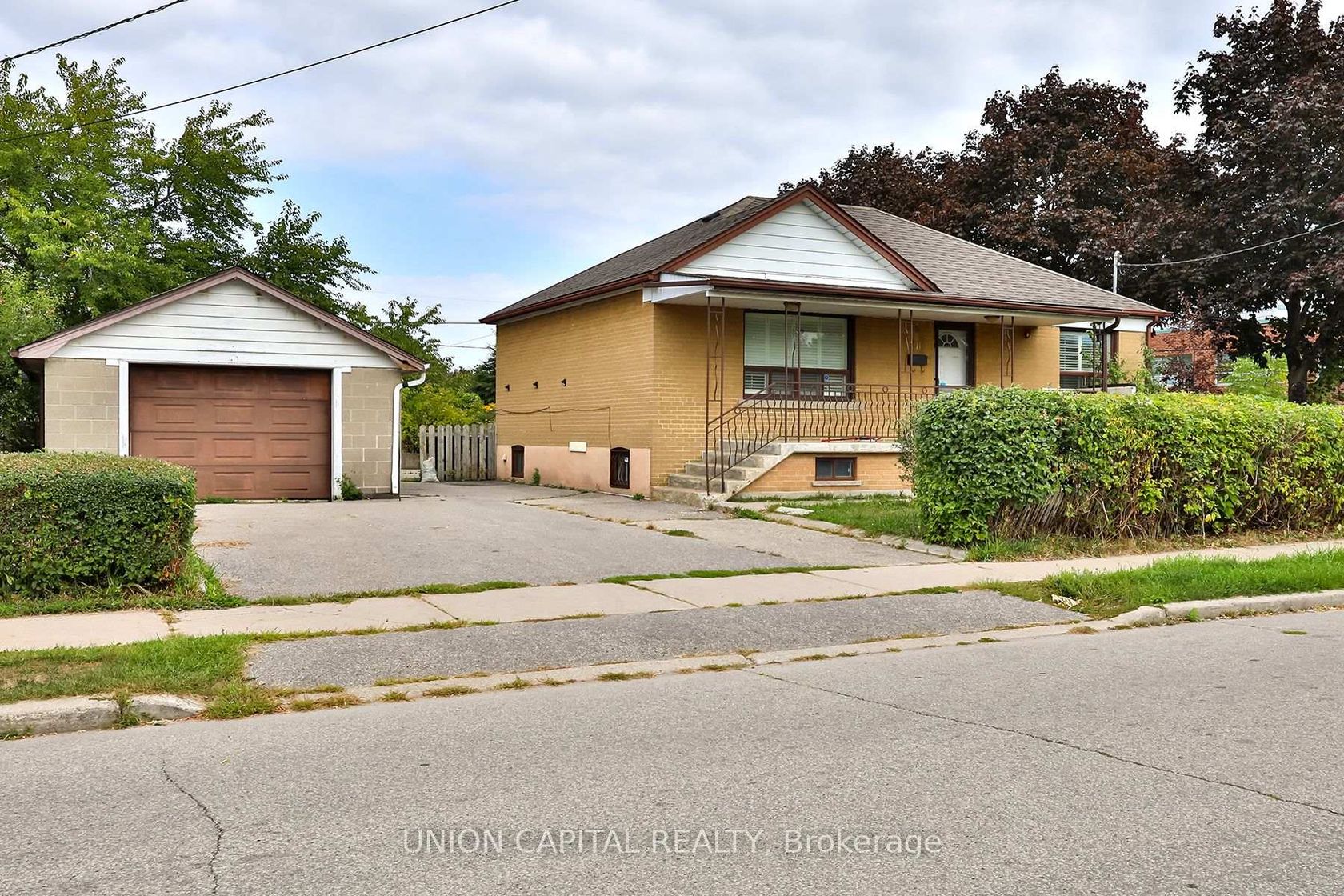 38 Claver Avenue, Glen Park, Toronto 