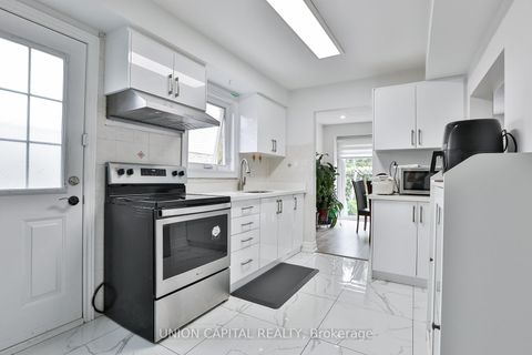 Photo 10 at 72 Bushmills Square, Agincourt North, Toronto