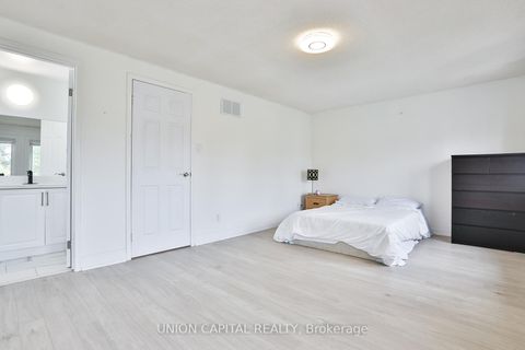 Photo 13 at 72 Bushmills Square, Agincourt North, Toronto