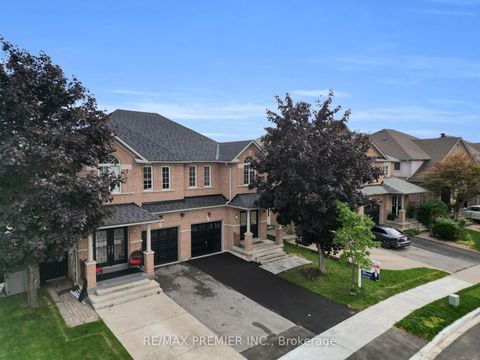 Photo 1 at 67 Colle Melito Way, Sonoma Heights, Vaughan