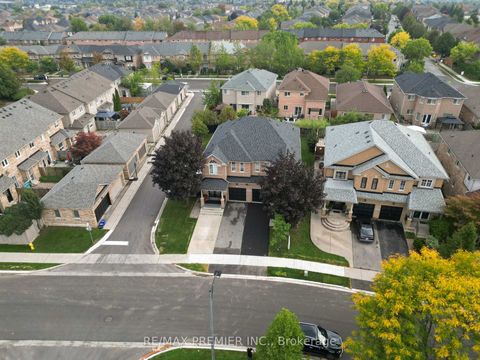 Photo 4 at 67 Colle Melito Way, Sonoma Heights, Vaughan