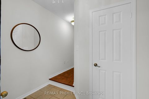 Photo 6 at 67 Colle Melito Way, Sonoma Heights, Vaughan