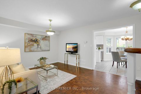 Photo 11 at 67 Colle Melito Way, Sonoma Heights, Vaughan