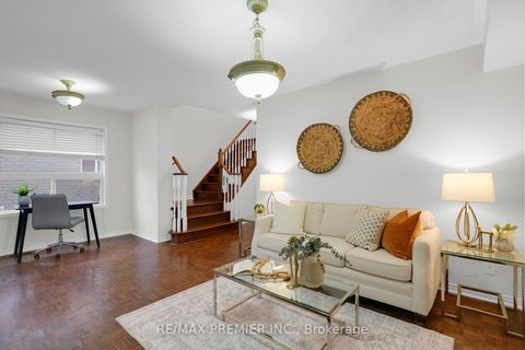 Photo 14 at 67 Colle Melito Way, Sonoma Heights, Vaughan
