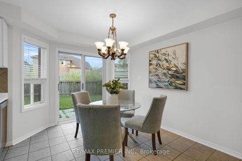 Photo 16 at 67 Colle Melito Way, Sonoma Heights, Vaughan