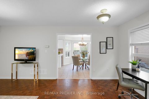 Photo 17 at 67 Colle Melito Way, Sonoma Heights, Vaughan
