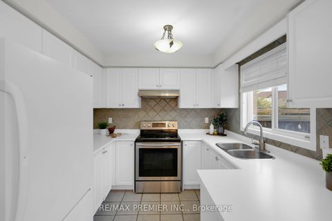 Photo 20 at 67 Colle Melito Way, Sonoma Heights, Vaughan