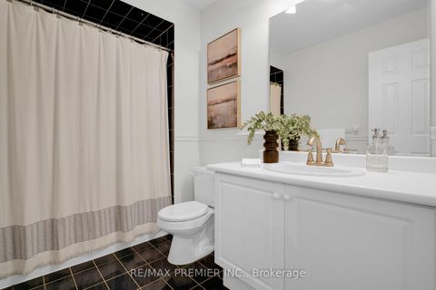 Photo 24 at 67 Colle Melito Way, Sonoma Heights, Vaughan