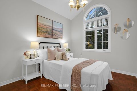 Photo 27 at 67 Colle Melito Way, Sonoma Heights, Vaughan