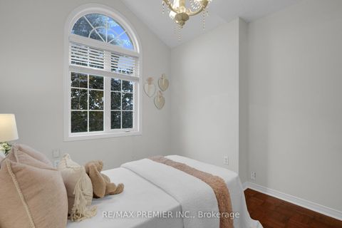Photo 28 at 67 Colle Melito Way, Sonoma Heights, Vaughan