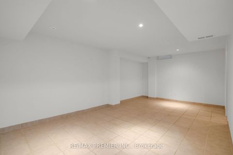 Photo 35 at 67 Colle Melito Way, Sonoma Heights, Vaughan