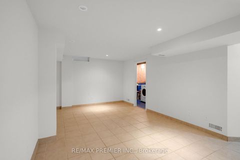 Photo 36 at 67 Colle Melito Way, Sonoma Heights, Vaughan