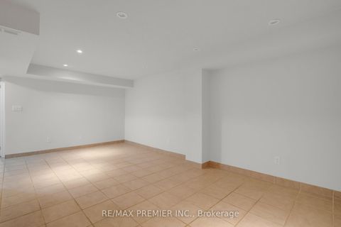 Photo 38 at 67 Colle Melito Way, Sonoma Heights, Vaughan