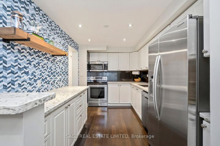 Photo 1 at 16 - 3308 The Credit Woodlands, Erindale, Mississauga