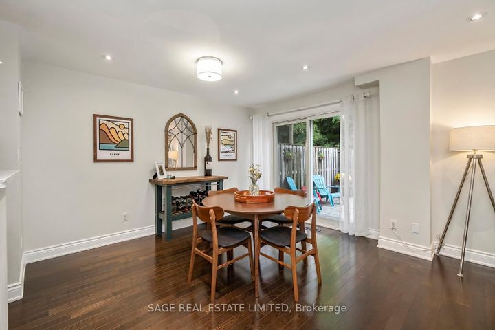 Photo 9 at 16 - 3308 The Credit Woodlands, Erindale, Mississauga