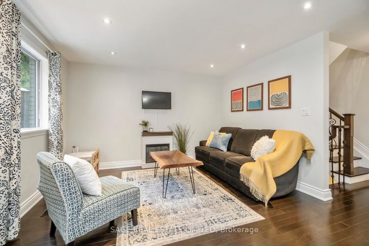 Photo 13 at 16 - 3308 The Credit Woodlands, Erindale, Mississauga