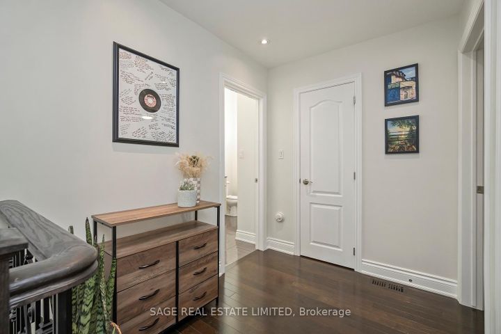 Photo 19 at 16 - 3308 The Credit Woodlands, Erindale, Mississauga