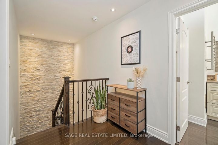 Photo 20 at 16 - 3308 The Credit Woodlands, Erindale, Mississauga