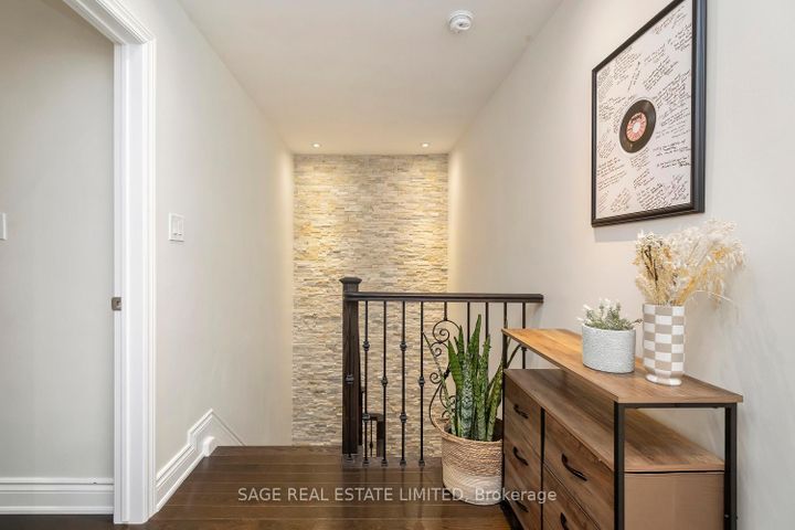 Photo 21 at 16 - 3308 The Credit Woodlands, Erindale, Mississauga
