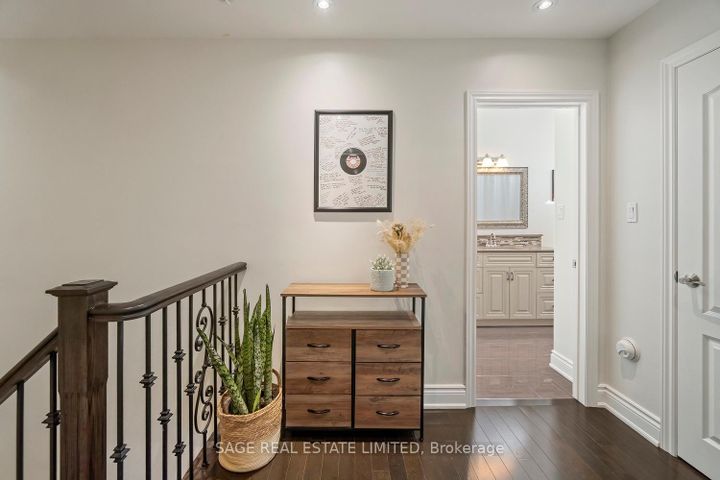 Photo 27 at 16 - 3308 The Credit Woodlands, Erindale, Mississauga
