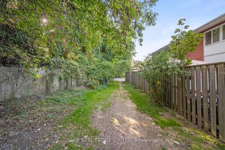 Photo 47 at 16 - 3308 The Credit Woodlands, Erindale, Mississauga