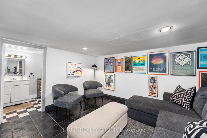 Photo 20 at 206 Woodmount Avenue, East York, Toronto