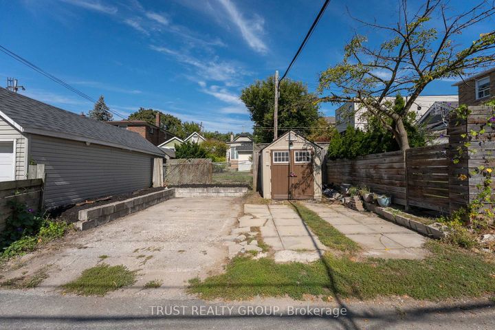 Photo 37 at 206 Woodmount Avenue, East York, Toronto