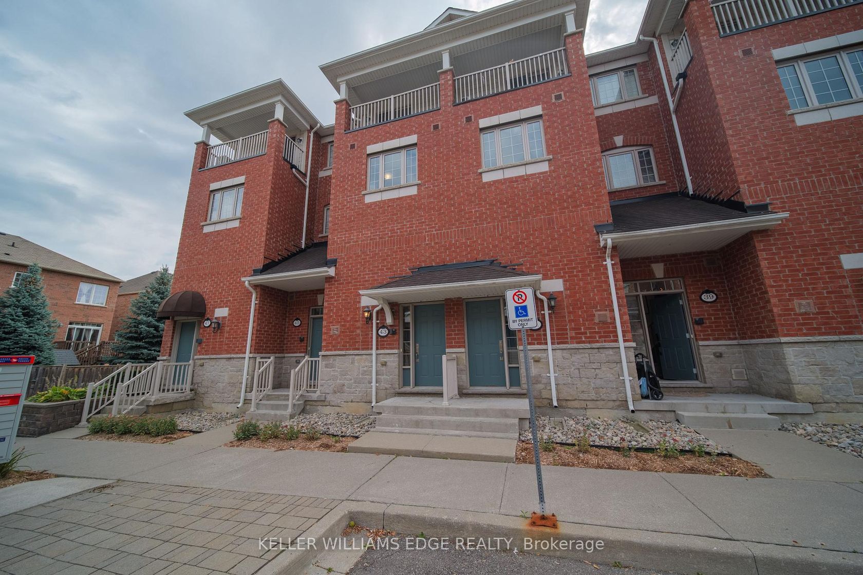 43 Ormerod Lane, Devonsleigh, Richmond Hill 