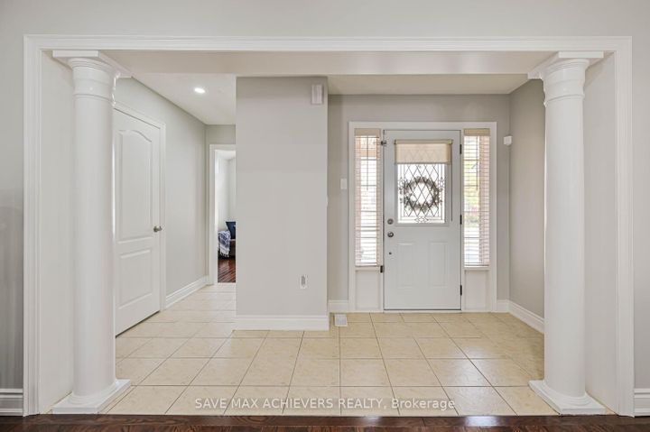 Photo 5 at 6 Seascape Crescent, Bram East, Brampton