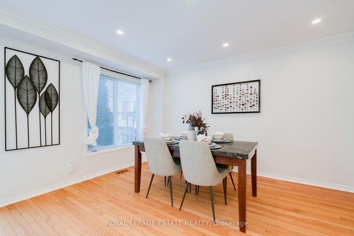 Photo 12 at 435 Stonetree Court, Cooksville, Mississauga