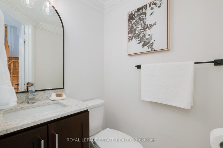 Photo 14 at 435 Stonetree Court, Cooksville, Mississauga