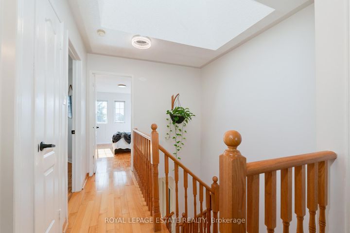 Photo 16 at 435 Stonetree Court, Cooksville, Mississauga