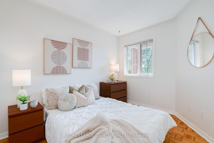 Photo 22 at 435 Stonetree Court, Cooksville, Mississauga