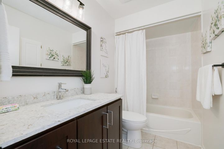 Photo 24 at 435 Stonetree Court, Cooksville, Mississauga