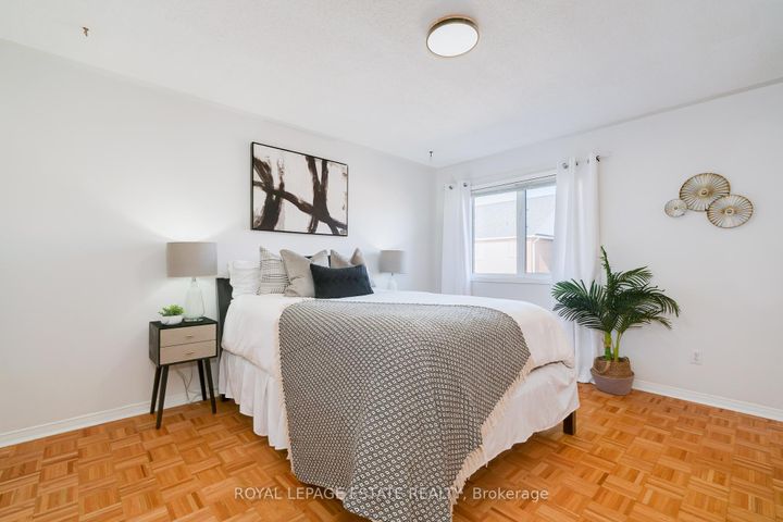 Photo 25 at 435 Stonetree Court, Cooksville, Mississauga