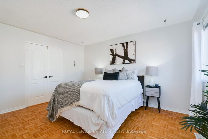 Photo 27 at 435 Stonetree Court, Cooksville, Mississauga