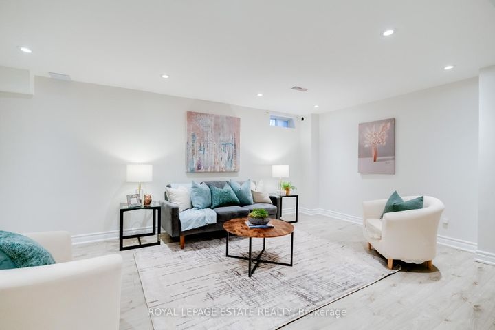 Photo 36 at 435 Stonetree Court, Cooksville, Mississauga