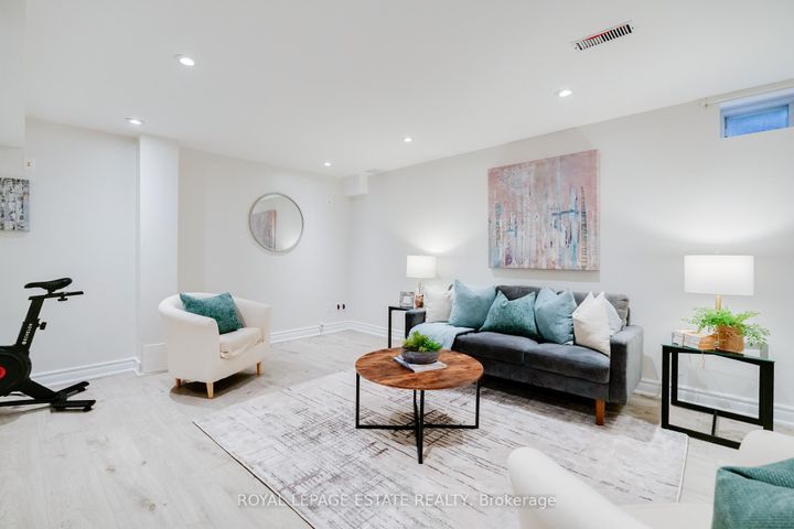 Photo 37 at 435 Stonetree Court, Cooksville, Mississauga