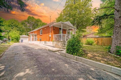 Photo 2 at 16 Scranton Road S, Woburn, Toronto