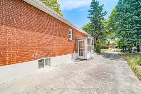 Photo 4 at 16 Scranton Road S, Woburn, Toronto