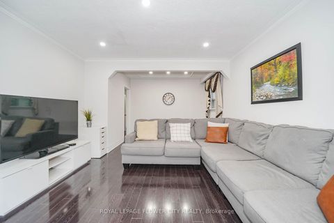Photo 9 at 16 Scranton Road S, Woburn, Toronto