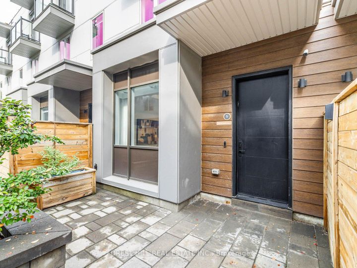 Photo 2 at UNIT-5 - 35 Dervock Crescent, Bayview Village, Toronto