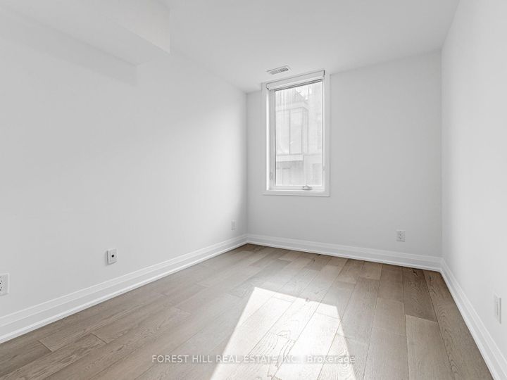 Photo 24 at UNIT-5 - 35 Dervock Crescent, Bayview Village, Toronto