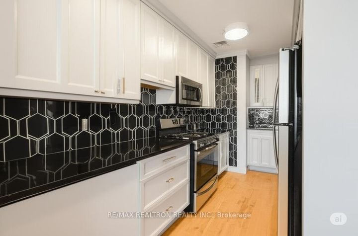 Photo 6 at 24 Marion Street, Roncesvalles, Toronto