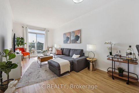 Photo 2 at 413 - 4200 Bathurst Street, Clanton Park, Toronto