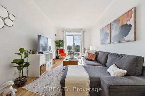 Photo 3 at 413 - 4200 Bathurst Street, Clanton Park, Toronto
