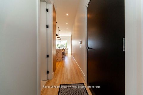 Photo 7 at 70 Chamberlain Avenue, Belgravia, Toronto