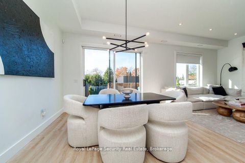 Photo 8 at 70 Chamberlain Avenue, Belgravia, Toronto