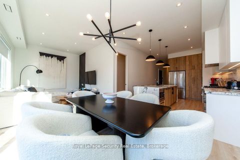 Photo 9 at 70 Chamberlain Avenue, Belgravia, Toronto